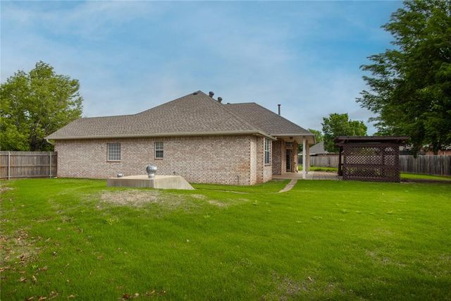 2408 Auburn Court, Edmond, OK 73012