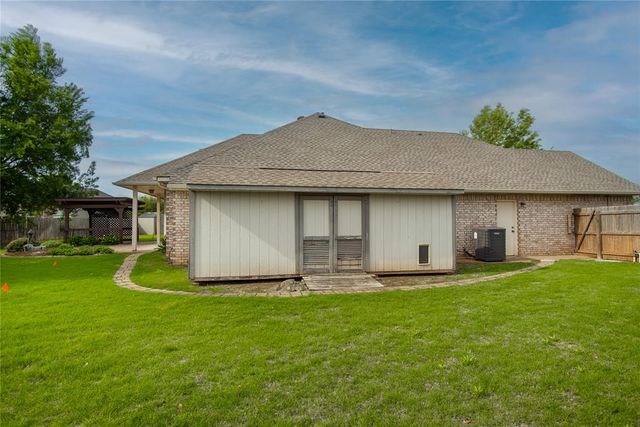 2408 Auburn Court, Edmond, OK 73012