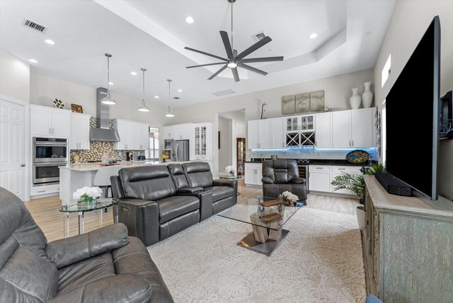 9505 Kalmar Circle W, Parkland, FL 33076