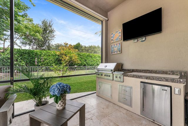 9505 Kalmar Circle W, Parkland, FL 33076