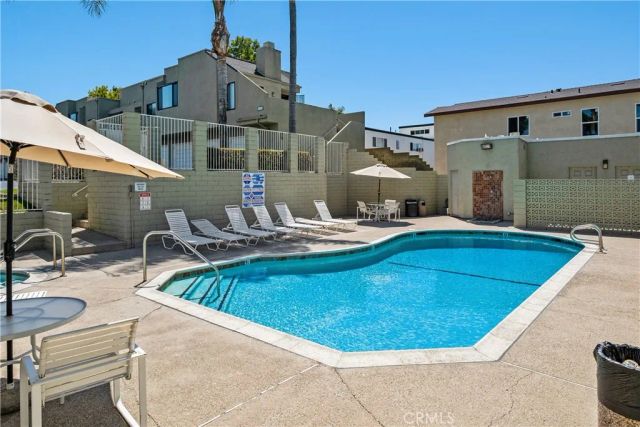 17652 Sergio Circle 202, Huntington Beach, CA 92647
