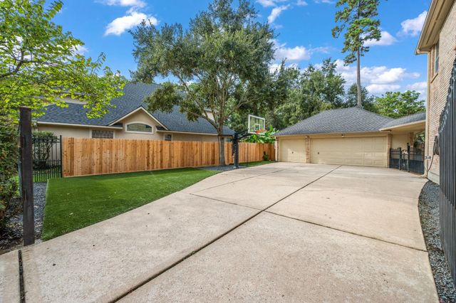 2822 Hazy Hillside Court, Houston, TX 77345