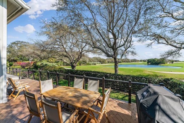 18760 SE Pineneedle Lane, Jupiter, FL 33469