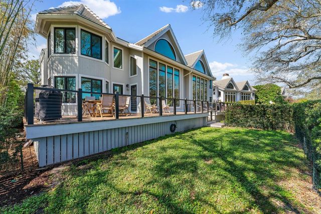 18760 SE Pineneedle Lane, Jupiter, FL 33469