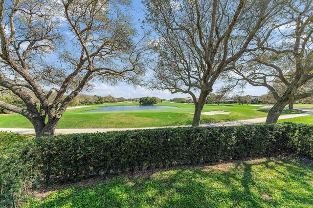 18760 SE Pineneedle Lane, Jupiter, FL 33469