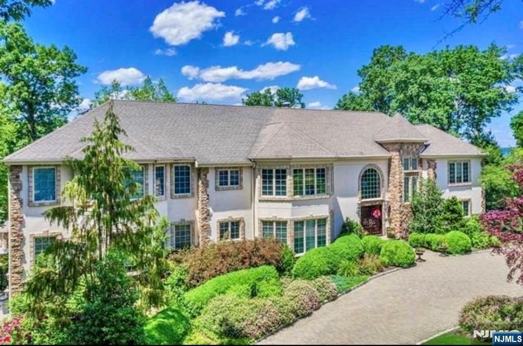 554 Hampton Hill Road, Franklin Lakes, NJ 07417