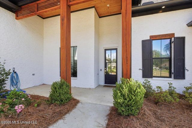 262 Reservoir Way, Brandon, MS 39047