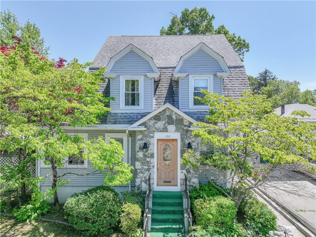 126 Massachusetts Avenue, Providence, RI 02905