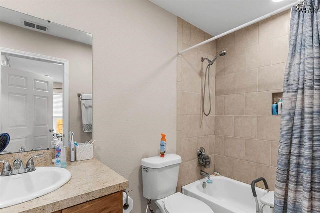2102 E HUNTERS GLEN, Wichita Falls, TX 76306