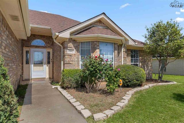 2102 E HUNTERS GLEN, Wichita Falls, TX 76306