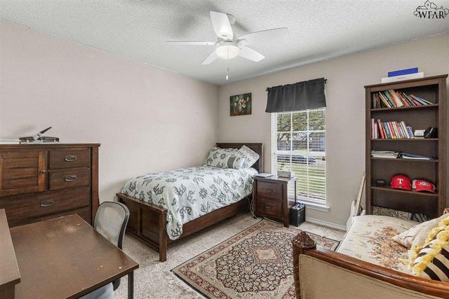 2102 E HUNTERS GLEN, Wichita Falls, TX 76306