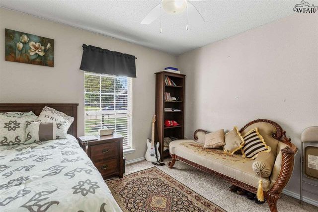 2102 E HUNTERS GLEN, Wichita Falls, TX 76306