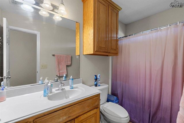 2102 E HUNTERS GLEN, Wichita Falls, TX 76306