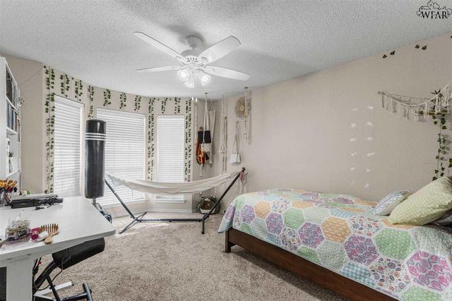 2102 E HUNTERS GLEN, Wichita Falls, TX 76306