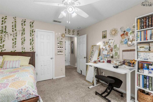 2102 E HUNTERS GLEN, Wichita Falls, TX 76306