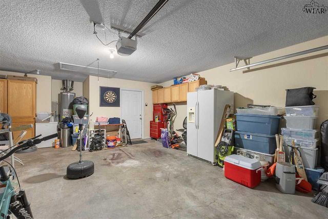 2102 E HUNTERS GLEN, Wichita Falls, TX 76306