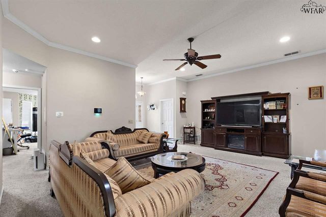 2102 E HUNTERS GLEN, Wichita Falls, TX 76306