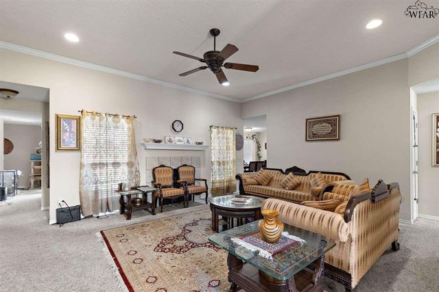 2102 E HUNTERS GLEN, Wichita Falls, TX 76306