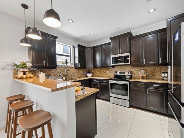 8781 NW 98th Ct 8781, Doral, FL 33178