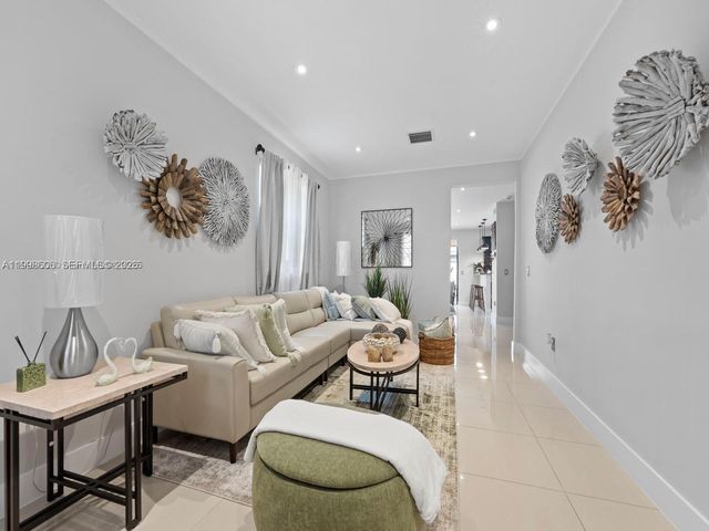 8781 NW 98th Ct 8781, Doral, FL 33178