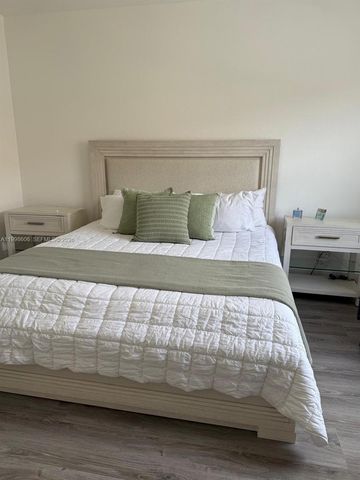 8781 NW 98th Ct 8781, Doral, FL 33178