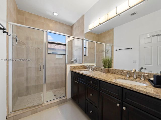 8781 NW 98th Ct 8781, Doral, FL 33178