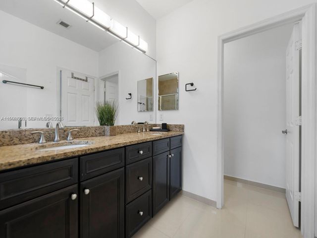 8781 NW 98th Ct 8781, Doral, FL 33178