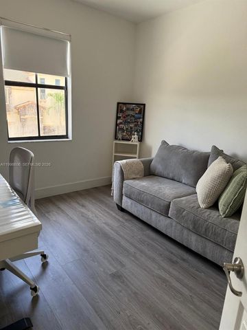 8781 NW 98th Ct 8781, Doral, FL 33178