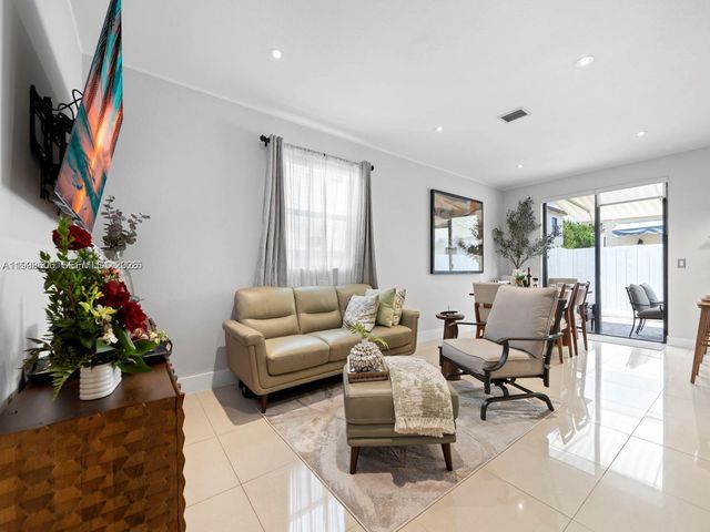 8781 NW 98th Ct 8781, Doral, FL 33178