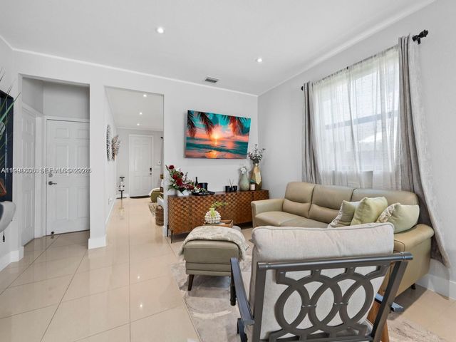 8781 NW 98th Ct 8781, Doral, FL 33178