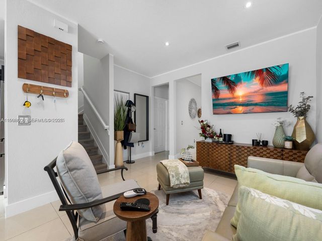 8781 NW 98th Ct 8781, Doral, FL 33178