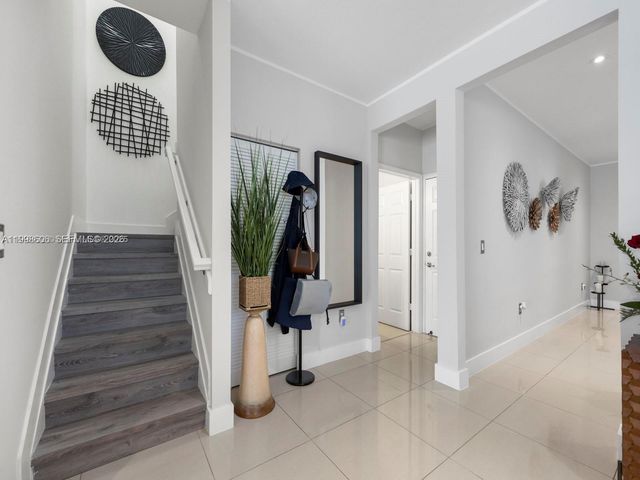 8781 NW 98th Ct 8781, Doral, FL 33178