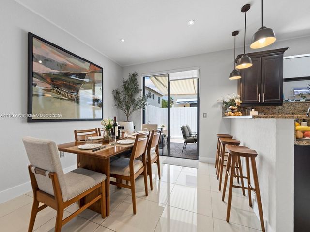 8781 NW 98th Ct 8781, Doral, FL 33178