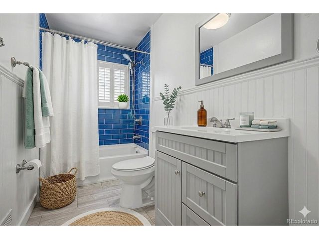 1660 Yarrow St, Lakewood, CO 80214