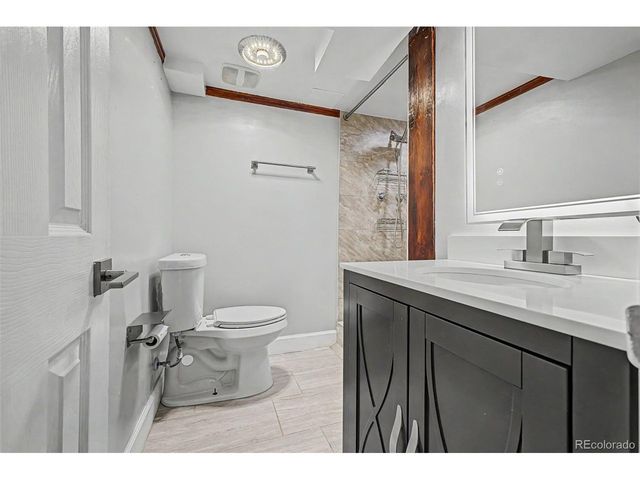 1660 Yarrow St, Lakewood, CO 80214