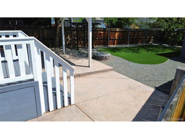 1660 Yarrow St, Lakewood, CO 80214