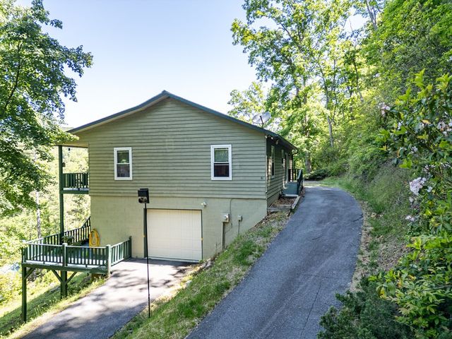 81 Trinity Drive, Murphy, NC 28906