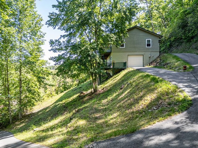 81 Trinity Drive, Murphy, NC 28906