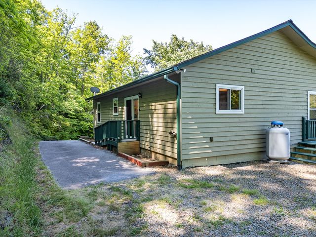 81 Trinity Drive, Murphy, NC 28906