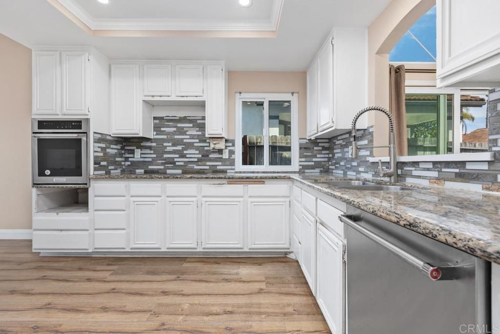 Image 12 of property listing at 2067 Paseo De Anza, Vista, CA 92084