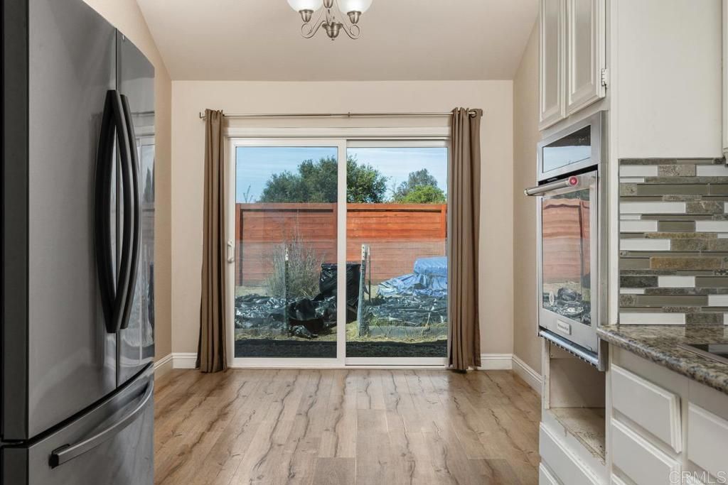 Image 14 of property listing at 2067 Paseo De Anza, Vista, CA 92084