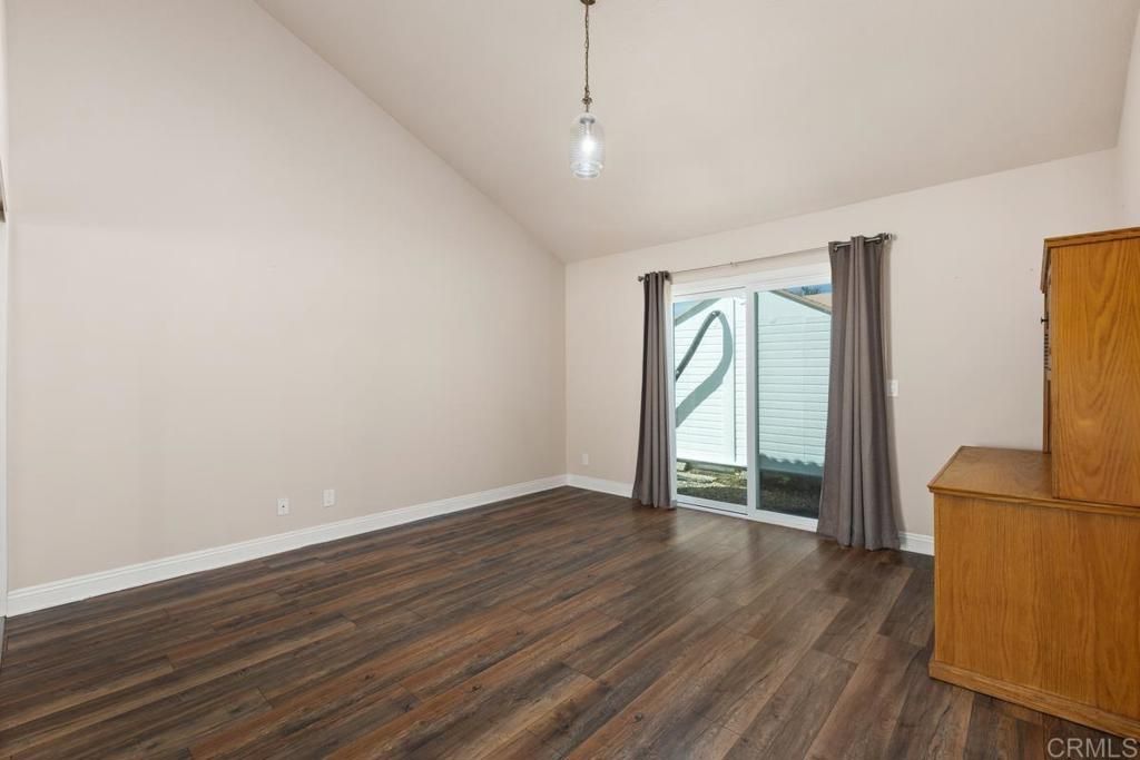 Image 17 of property listing at 2067 Paseo De Anza, Vista, CA 92084