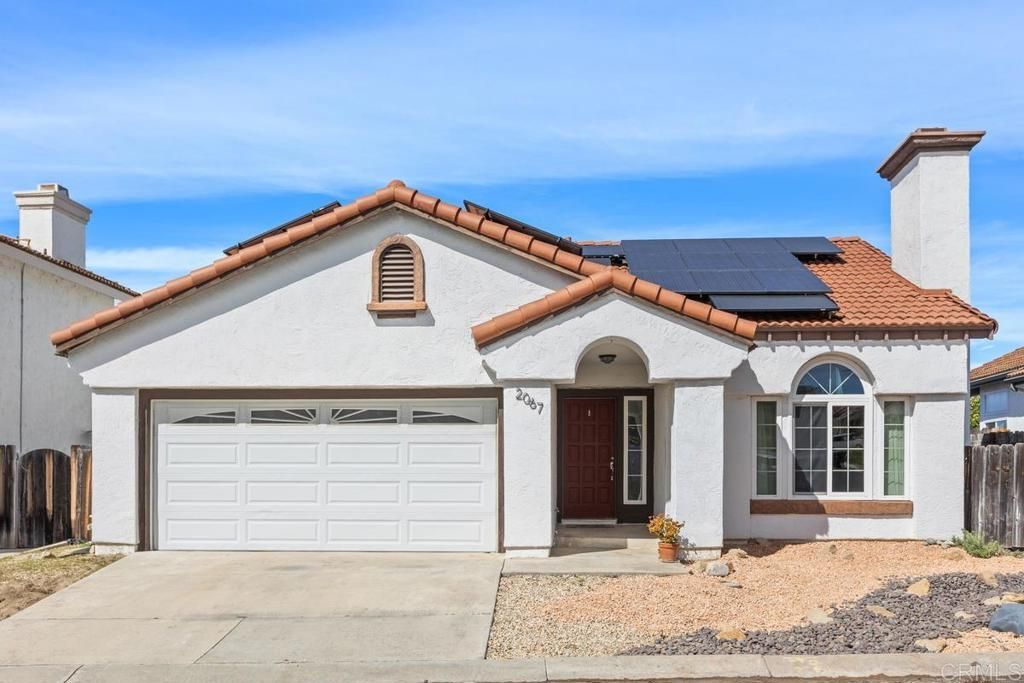 Image 2 of property listing at 2067 Paseo De Anza, Vista, CA 92084