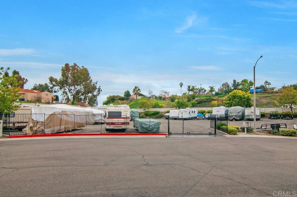 Image 24 of property listing at 2067 Paseo De Anza, Vista, CA 92084