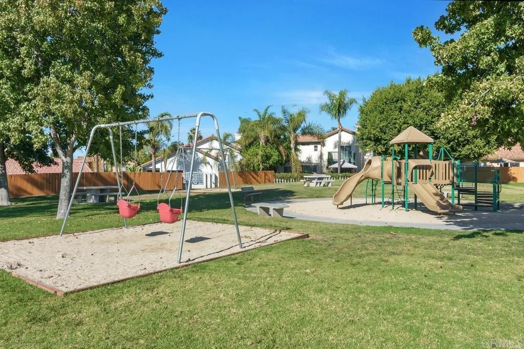 Image 27 of property listing at 2067 Paseo De Anza, Vista, CA 92084