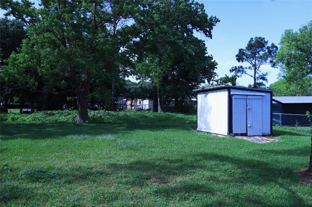 1117 County Road 515, Brazoria, TX 77422