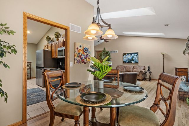 3421 Meadow Court, Bettendorf, IA 52722