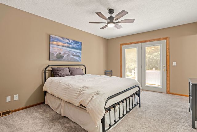 3421 Meadow Court, Bettendorf, IA 52722