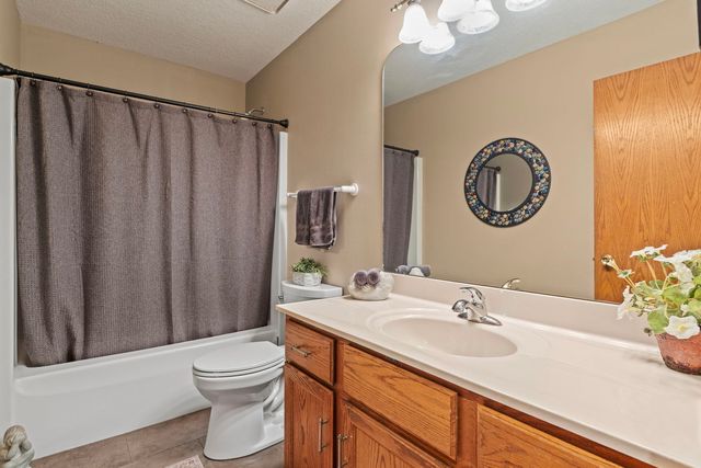 3421 Meadow Court, Bettendorf, IA 52722