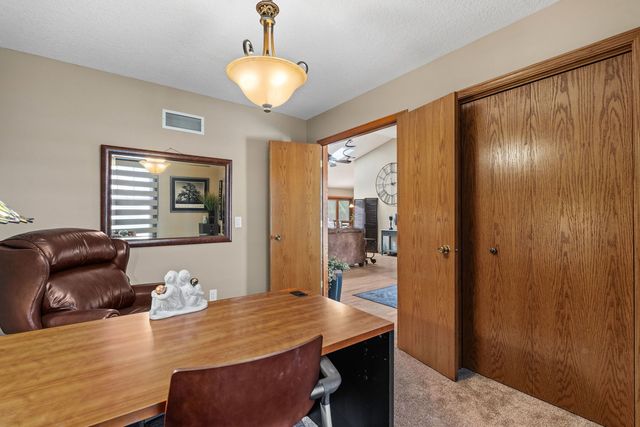 3421 Meadow Court, Bettendorf, IA 52722